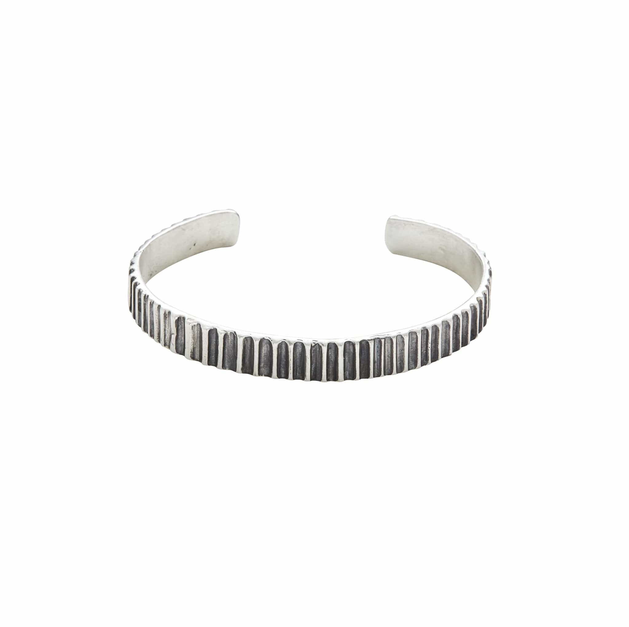 Petit Anjou Wide Motif Cuff - Sterling Silver (Grey)